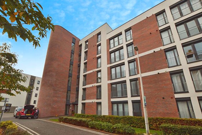 2 Bedroom Flat To Rent In Arneil Place, Edinburgh, EH5
