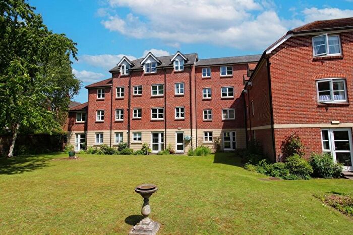 1 Bedroom Retirement Property For Sale In Archers Court, Salisbury, SP1
