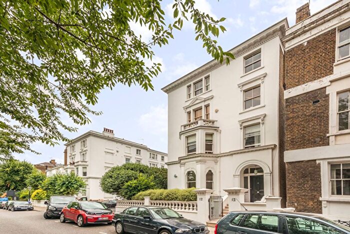 3 Bedroom Flat To Rent In Strathmore Gardens, Kensington, London, W8