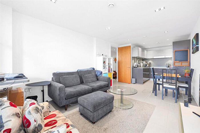 1 Bedroom Apartment To Rent In East Road, N1