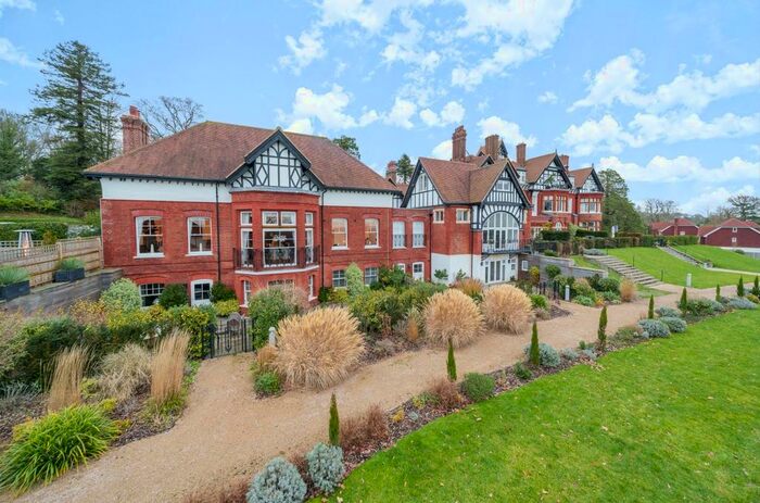 3 Bedroom Flat For Sale In Bruce Manor Close, Wadhurst, TN5