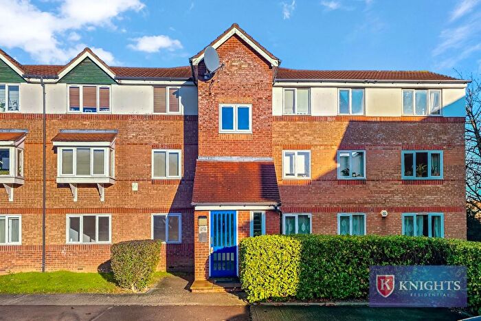 1 Bedroom Flat For Sale In Cherry Blossom, London, N13