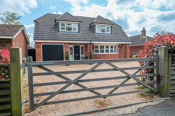 3 Bedroom Detached House For Sale In Havant Road, Hayling Island, PO11