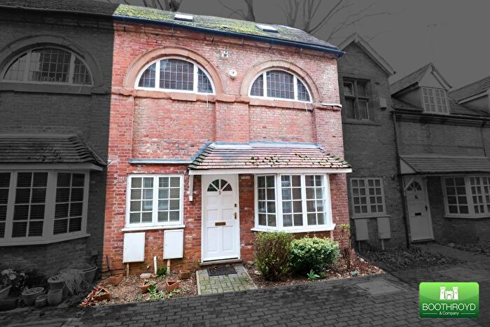 3 Bedroom Terraced House To Rent In Coach House Mews, Bridge Street, CV8