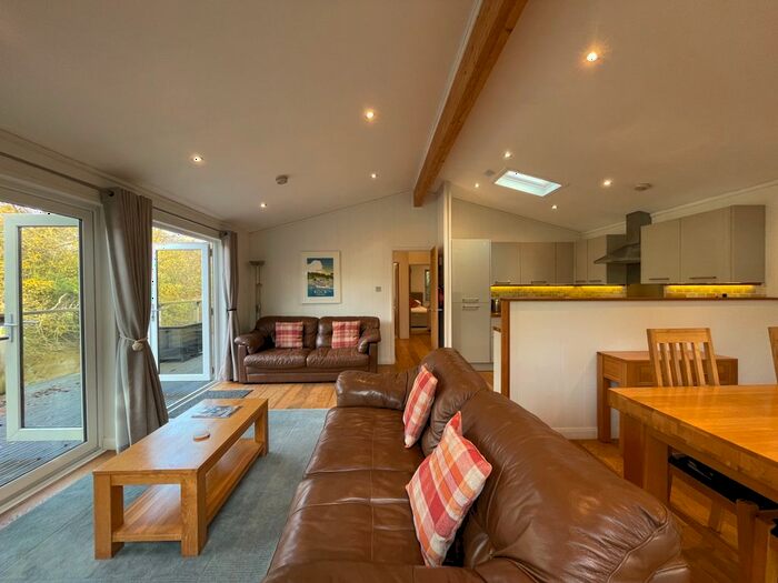 2 Bedroom Lodge For Sale In Millars Island, Stonerush Lakes, Lanreath, Looe, Cornwall, PL13