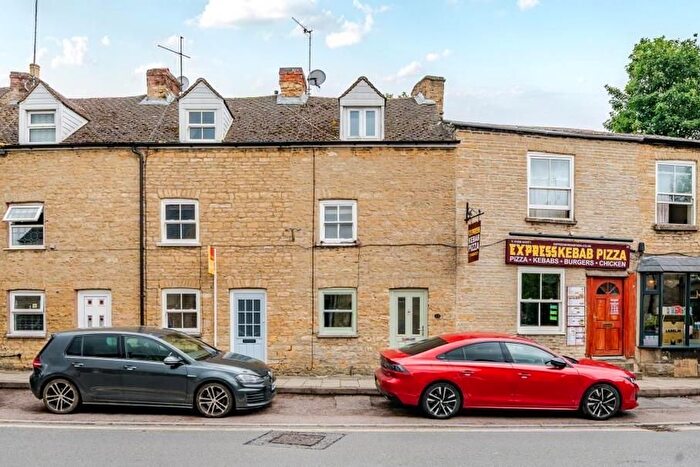 2 Bedroom Terraced House To Rent In Horsefair, Chipping Norton, OX7
