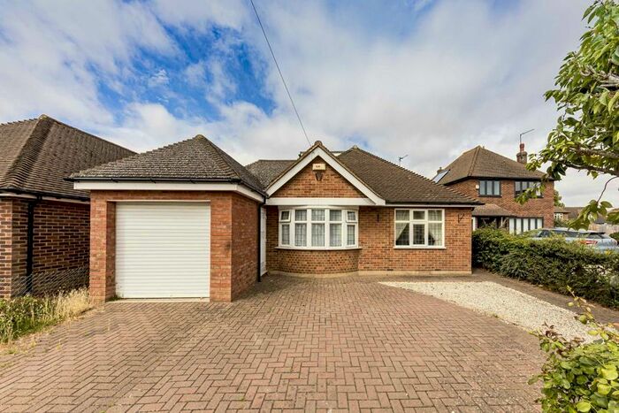 5 Bedroom Bungalow To Rent In Richmond Drive, Shepperton, TW17