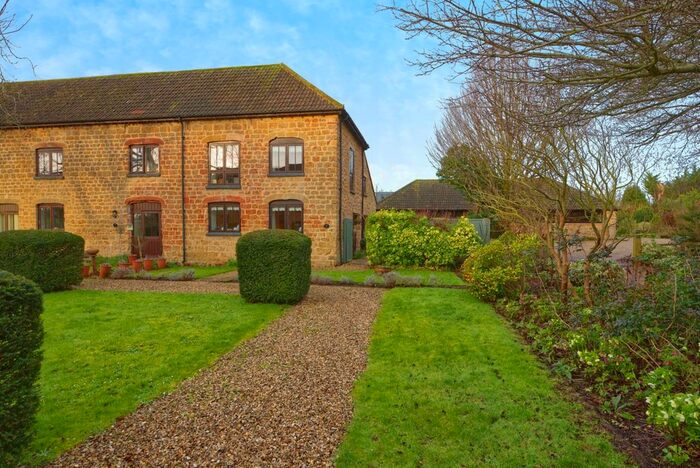 3 Bedroom Barn Conversion For Sale In New Cross, South Petherton, Somerset, TA13