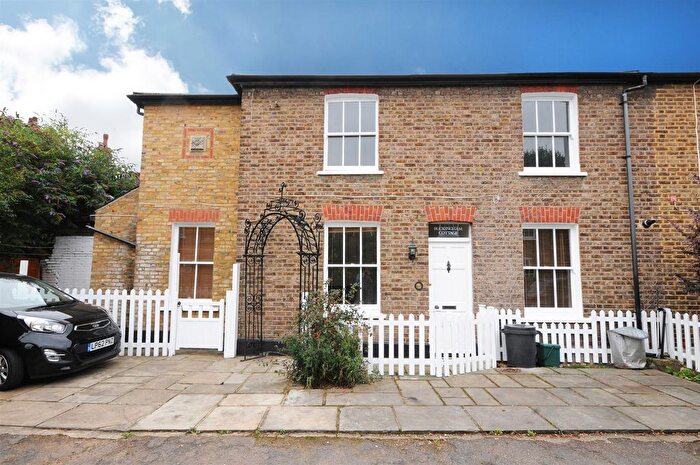 2 Bedroom Cottage To Rent In St Marys Place, Ealing, W5