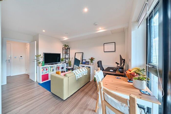 1 Bedroom Flat For Sale In Waldorf House, Welwyn Garden City, Hertfordshire, AL7