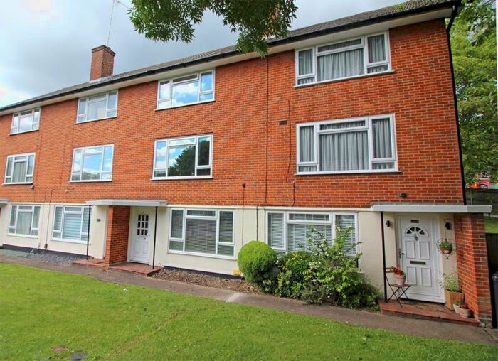 Houses for sale & to rent in CR2 9HN, Mitchley Avenue, Sanderstead