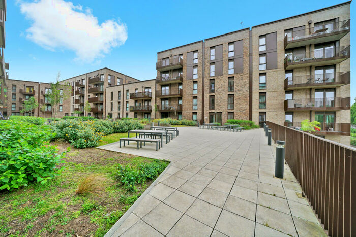3 Bedroom Flat To Rent In Waterfront Heights, Mount Pleasant, Wembley, Middlesex, HA0