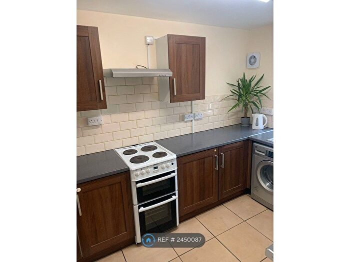 1 Bedroom Flat To Rent In Clifton House, Croydon, CR0