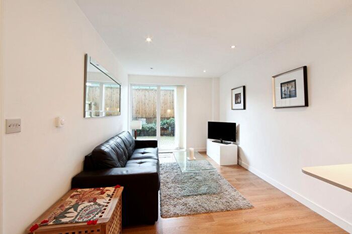 1 Bedroom Apartment To Rent In Kara Court, Bow, E3