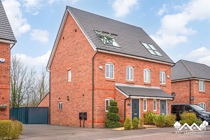 3 Bedroom Semi Detached House For Sale In Ditton Drive, Halewood, Liverpool, L26