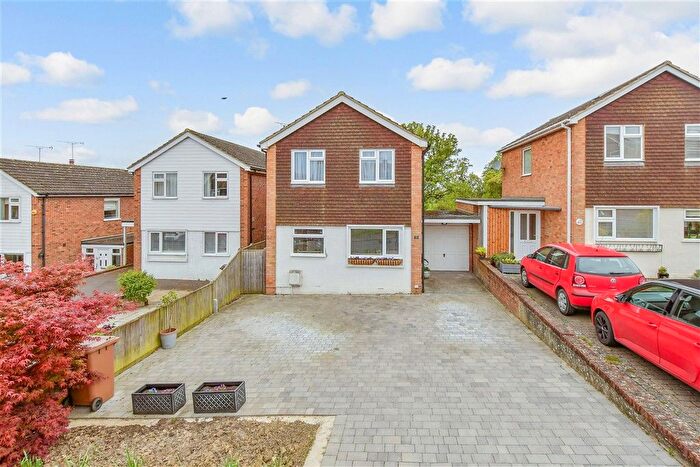 4 Bedroom Link Detached House For Sale In Bankfields, Headcorn, Ashford, Kent, TN27