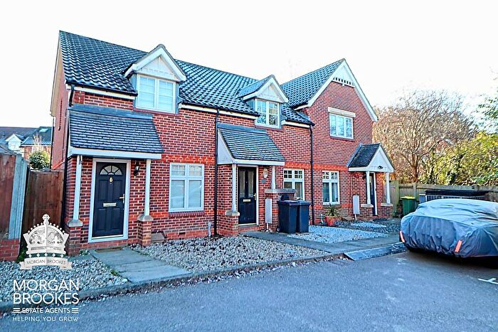 2 Bedroom Terraced House For Sale In Kestrel Grove, Rayleigh, SS6