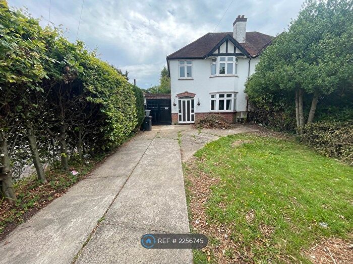 3 Bedroom Semi-Detached House To Rent In Langley Road, Slough, SL3