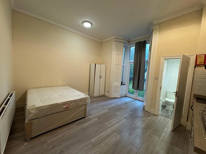 1 Bedroom Studio To Rent In Pownall Gardens, Hounslow, TW3
