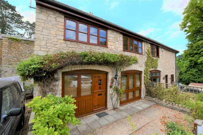 2 Bedroom Semi-Detached House To Rent In Wells Road, Radstock, BA3