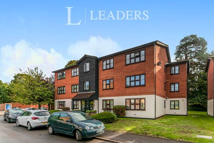2 Bedroom Flat To Rent In St. Georges Lodge, Queens Road, Weybridge, KT13