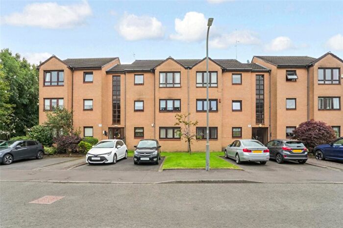 2 Bedroom Flat For Sale In Spiers Grove, Thornliebank, Glasgow, G46