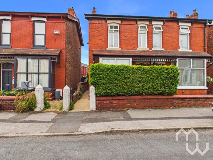 4 Bedroom Semi-Detached House For Sale In Talbot Road, Penwortham, PR1