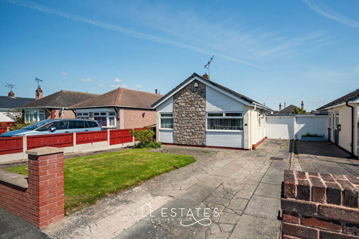 3 Bedroom Detached Bungalow For Sale In Bryn Cwnin Road, Rhyl, LL18