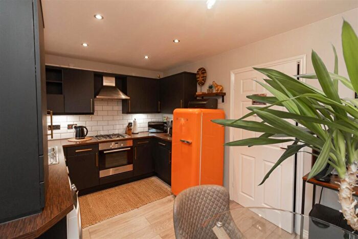 3 Bedroom Town House For Sale In Alnmouth Court, Blakelaw, Newcastle Upon Tyne, NE5