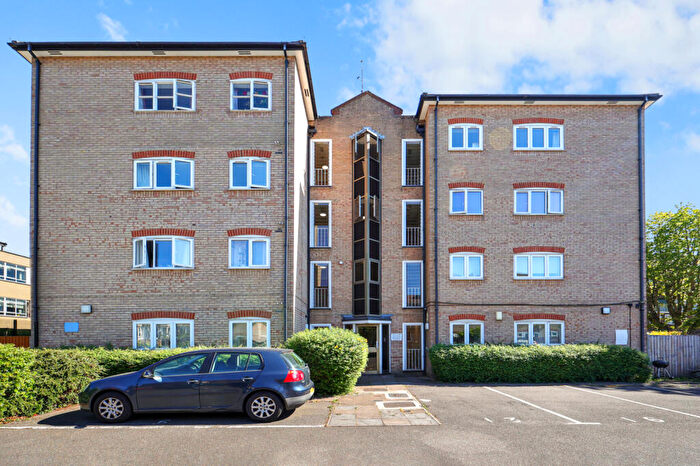 2 Bedroom Apartment For Sale In Chesil Court, Bonner Road, London, E2