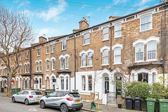 4 Bedroom Detached House For Sale In Dalyell Road, London, SW9