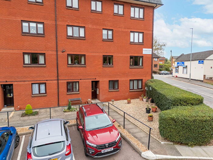 1 Bedroom Flat For Sale In Cleaver Court, Kettering, NN15