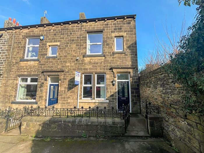 4 Bedroom End Of Terrace House For Sale In Ashgrove, Steeton, BD20