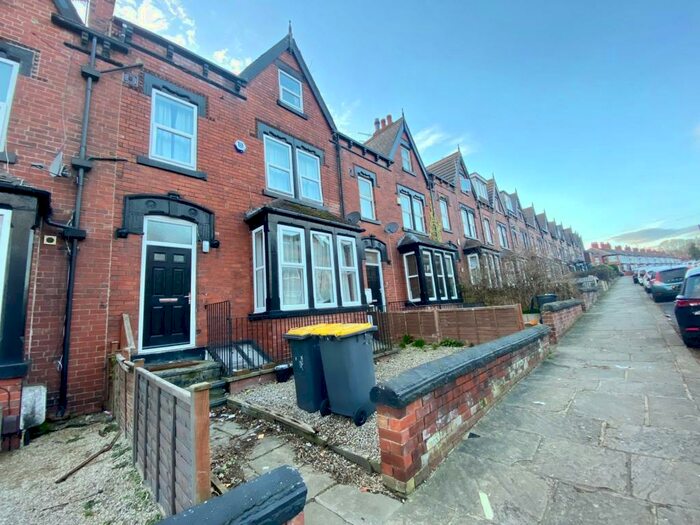 6 Bedroom House To Rent In Estcourt Avenue, Leeds, LS6