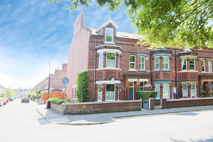 6 Bedroom End Of Terrace House For Sale In Haxby Road, York, YO31