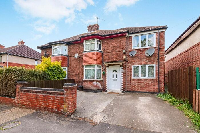 4 Bedroom Semi Detached House For Sale In Kingsway North, York, YO30