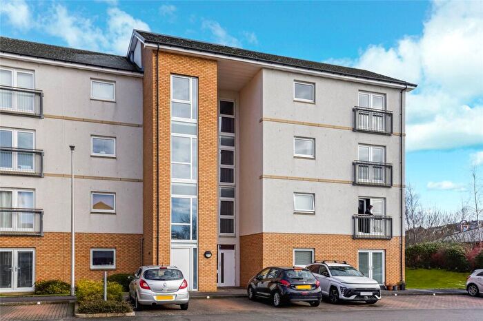 2 Bedroom Flat For Sale In Leys Park Grove, Dunfermline, KY12