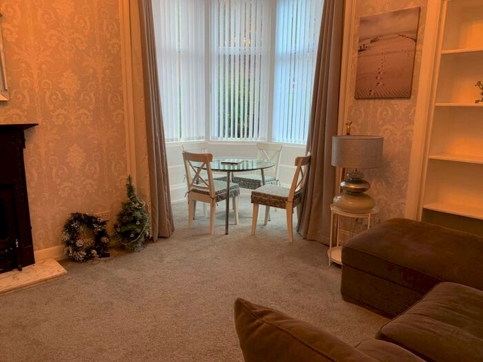 2 Bedroom Flat To Rent In Lawrence Street, Glasgow, G11