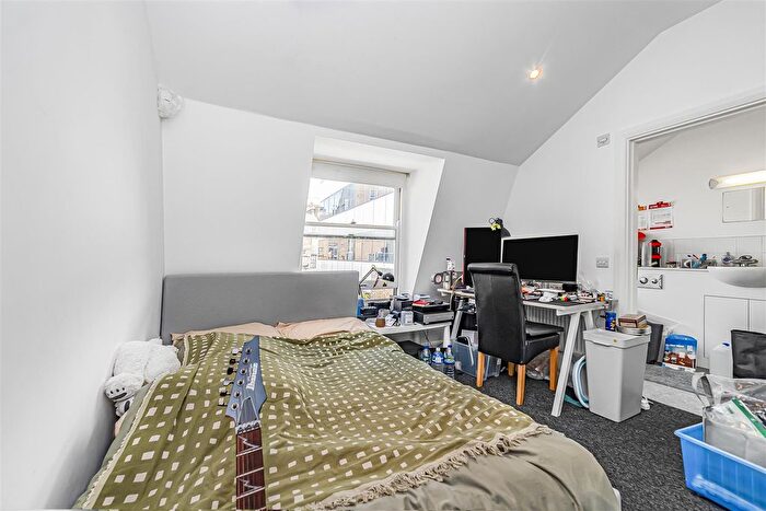 2 Bedroom Flat To Rent In Borough High Street, London, SE1