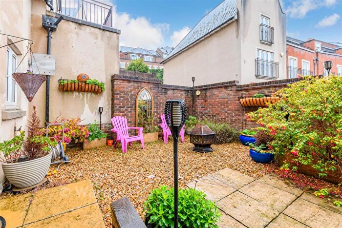 2 Bedroom Terraced House For Sale In College Place, Greenhithe, Kent, DA9