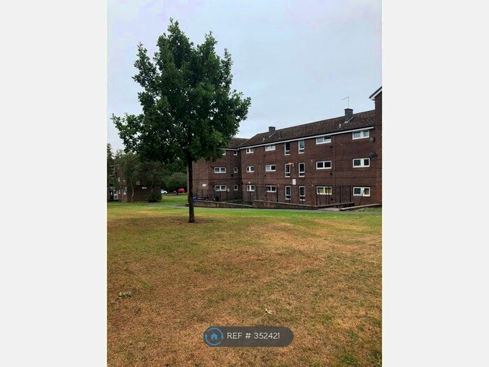 2 Bedroom Flat To Rent In Lingfoot Avenue, Sheffield, S8