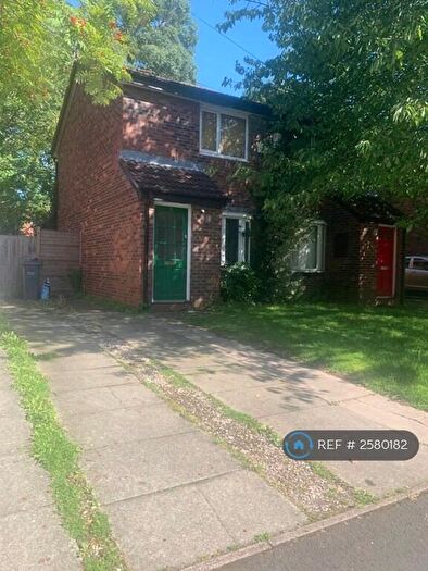 2 Bedroom Semi-Detached House To Rent In Swinbourne Grove, Manchester, M20