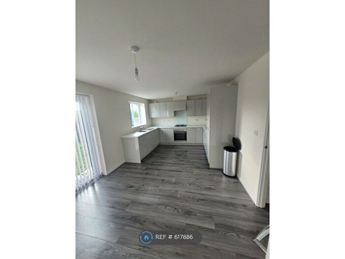 4 Bedroom Semi Detached House To Rent In Fairwater Avenue, Birkenhead, CH41