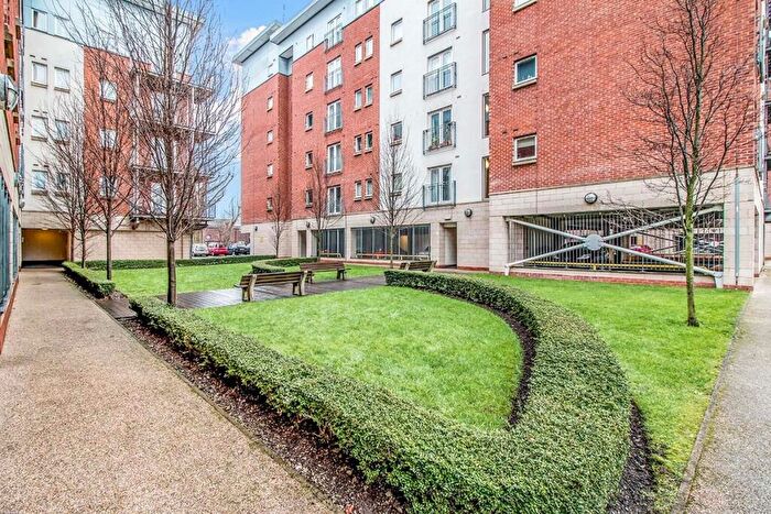 2 Bedroom Apartment To Rent In Elmira Way, Salford, M5