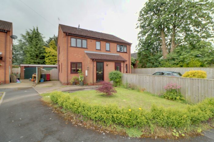 2 Bedroom Semi-Detached House For Sale In School Lane, Bonby, Brigg, DN20