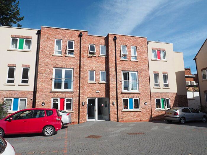 2 Bedroom Flat To Rent In St Edmunds Court, Northampton, NN1