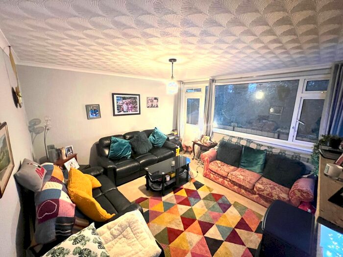 2 Bedroom Flat To Rent In Maes-Yr-Awel, Cardiff, CF15