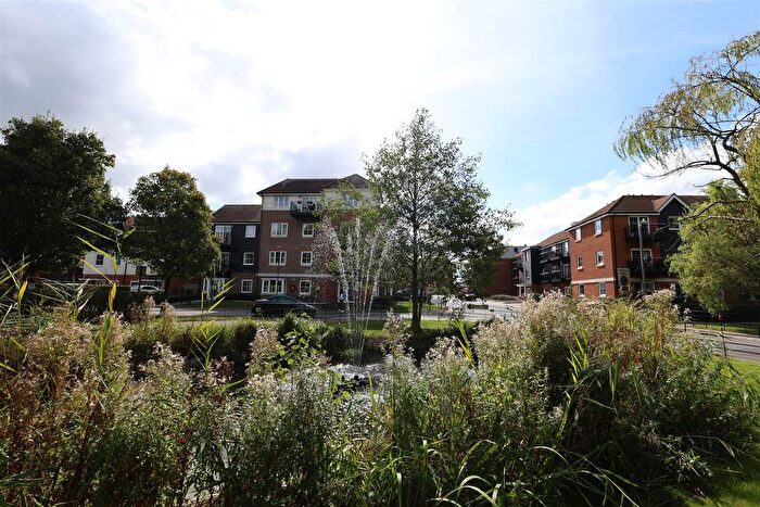 2 Bedroom Flat For Sale In Baxley Court, Dunton Green, Sevenoaks, TN14