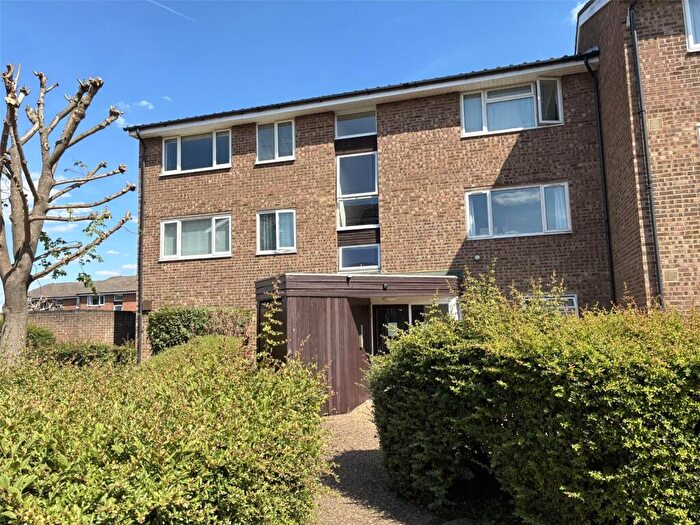 1 Bedroom Flat For Sale In Glendower Crescent, Orpington, Kent, BR6