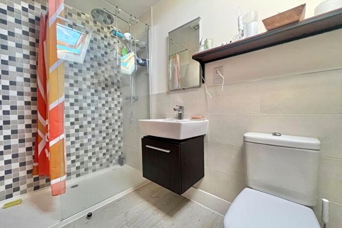 3 Bedroom Terraced House For Sale In Windmill Road, Aldershot, Hampshire, GU12